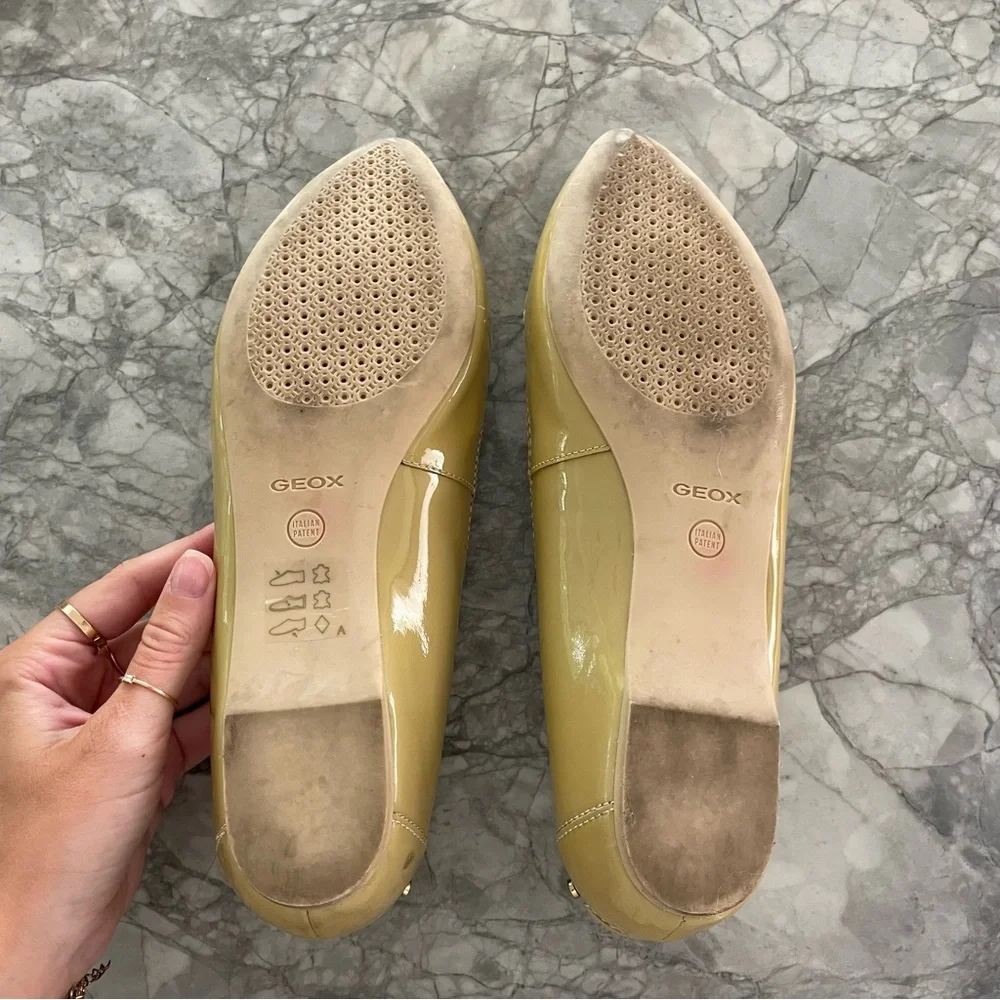 Geox Respira tan pointed flats - Picture 4 of 6